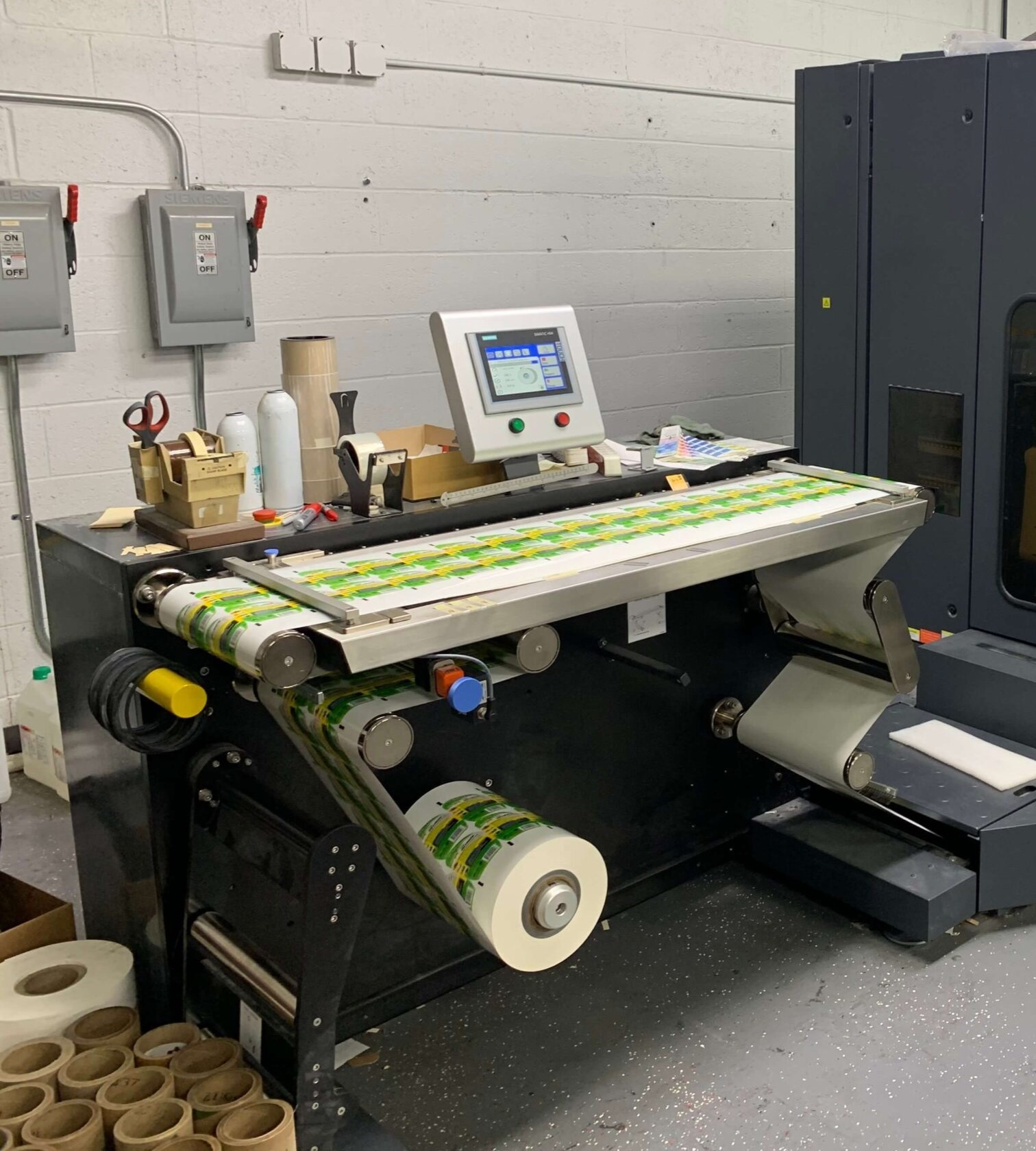 san-xuat-tem-nhan-mac-gia-xuong-ha-noi